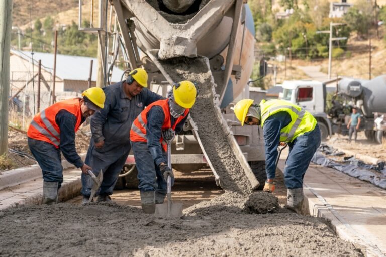 “El pavimento ordena y da mejor calidad de vida a los vecinos”