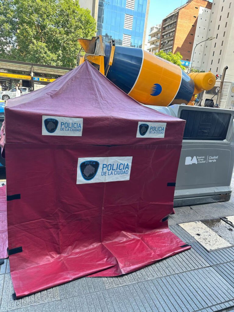 Encontraron el cuerpo de un bebé de pocos días de vida en un contenedor de basura