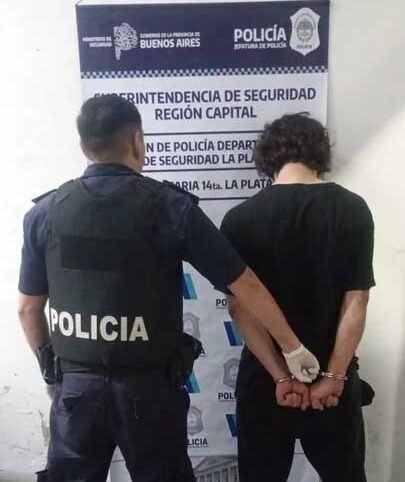 Un joven chubutense fue detenido tras asesinar a su amigo porque “una voz se lo ordenó”