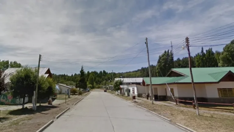 Un policía le pegó a un subordinado porque no le gustó cómo lo saludó e irá a juicio