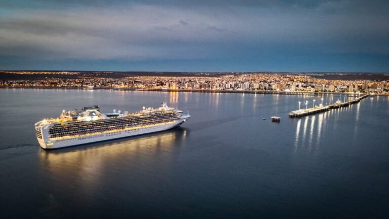 El crucero Sapphire Princess arribó a Puerto Madryn