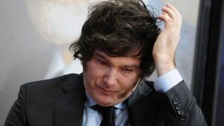 Por la situación política, Javier Milei suspendió su viaje a España