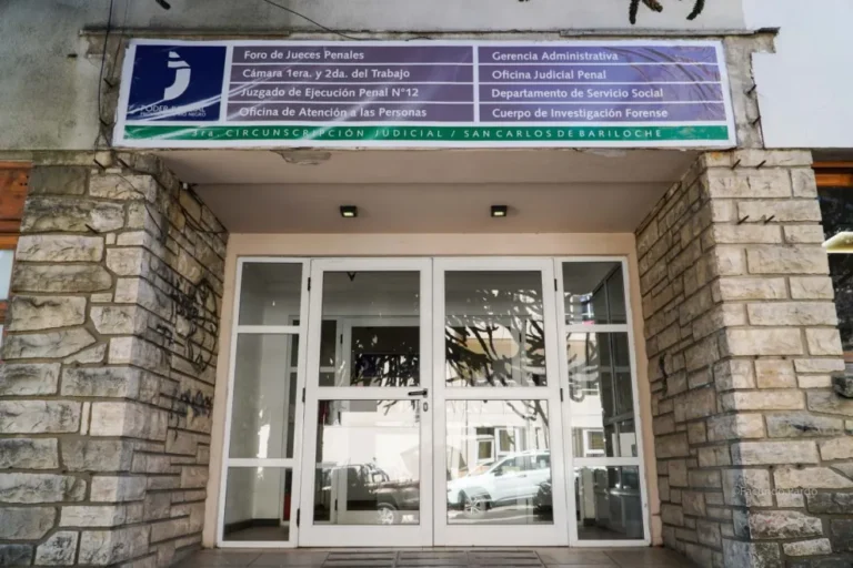 Robó un whisky de medio millón de pesos y lo condenaron a 4 meses y 15 días de prisión efectiva