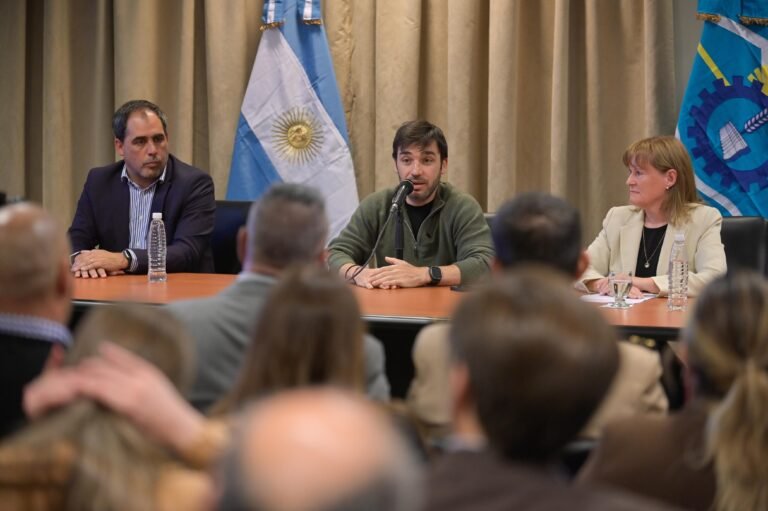 Torres: “Es un hito más hacia la recuperación y el sostenimiento del trabajo en Chubut”