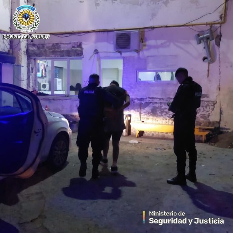 Violencia en el barrio Pueyrredón: peleas, golpes y una policía herida