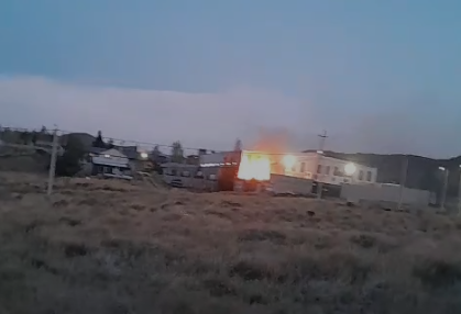 Se incendió un galpón con maderas y pallets en el barrio Industrial