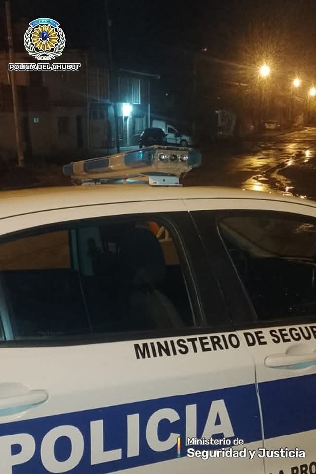 Fueron por un robo de neumáticos y los apedreó un menor de 14 años