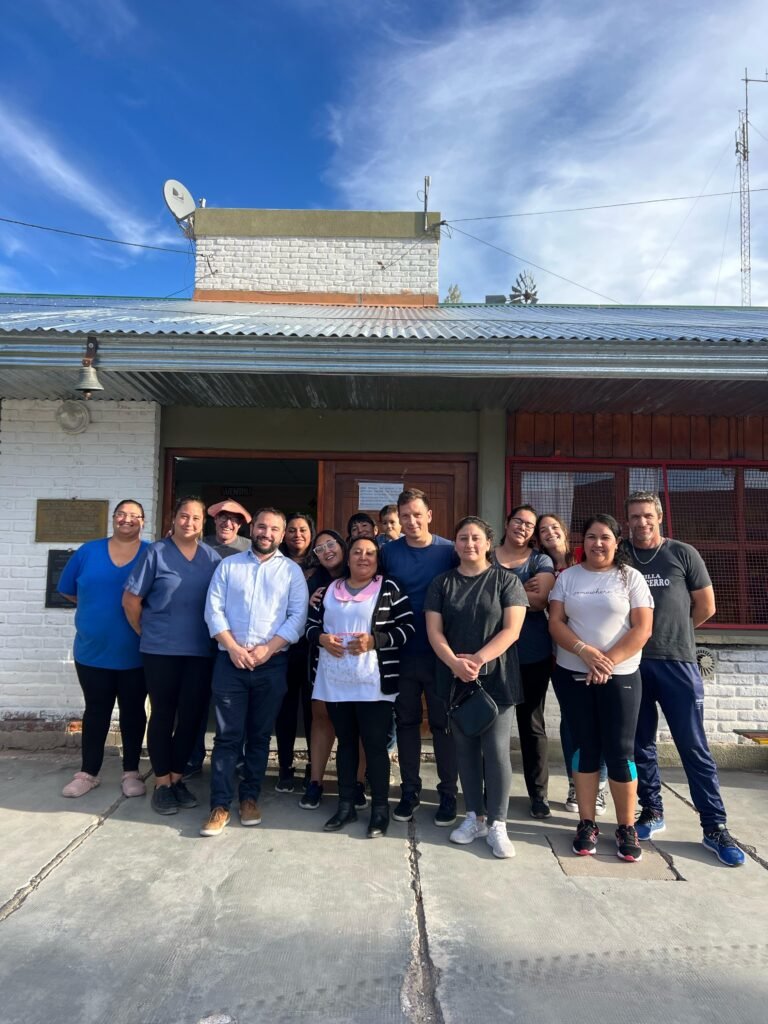 Realizan el seguimiento de obras de gas e infraestructura escolar en establecimientos