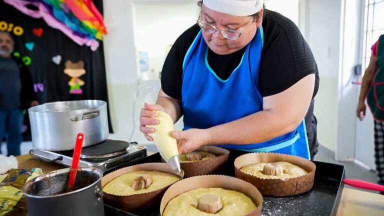 Se concretó un nuevo encuentro del taller “Huevos y rosca de Pascua”