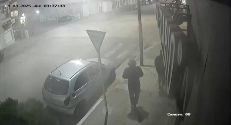 Delincuentes entraron a robar tres veces a un local de bebidas ubicado en pleno Centro
