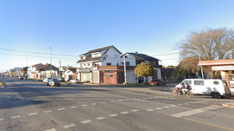 Le robaron la moto en menos de 10 segundos, quiso recuperarla en las redes y casi lo estafan desde la cárcel