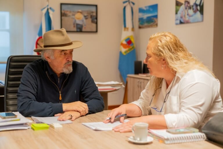 Macharashvili y la Directora General de Escuelas buscan acelerar trabajos prioritarios en los colegios