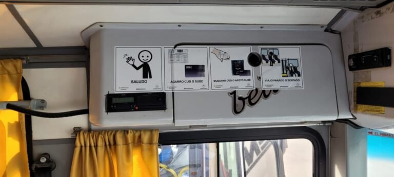 Implementan señalización pictográfica inclusiva en el transporte público de pasajeros