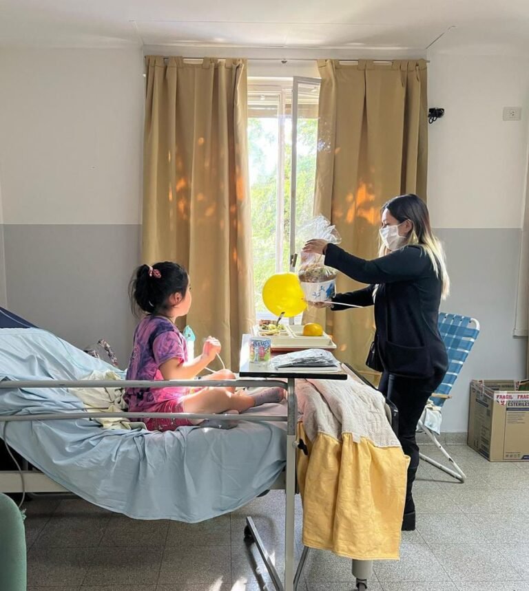 Rotary Club visitó el Hospital Regional y entregó canastas de Pascuas para los niños