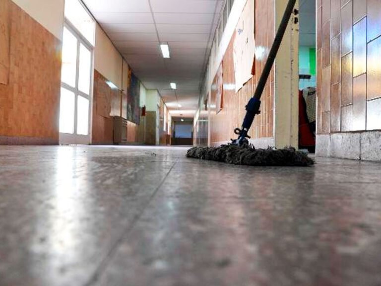 Una portera presentó certificados truchos por la pérdida de un bebé y fue despedida