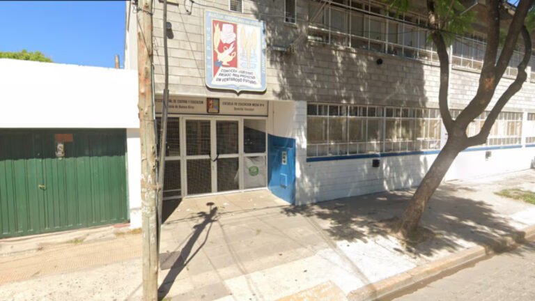 Un grupo de alumnos organizó una masacre por WhatsApp