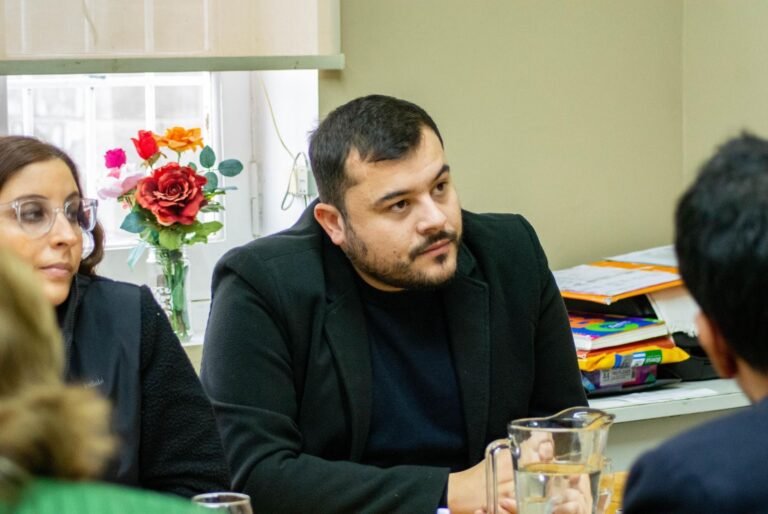 “Volvemos a gastar plata por tercera vez en un estadio que no se terminó”