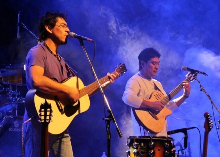 Cartelera Cultural: charla de arte, show de música y taller de percusión