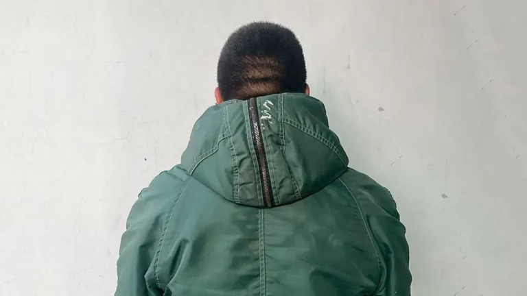 Una joven de 25 años fue asesinada a tiros frente a sus tres hijos