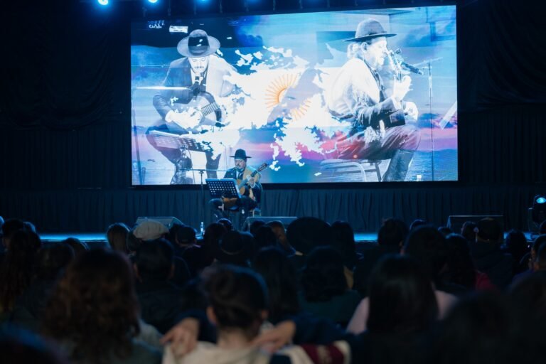 Comodoro vivió una noche llena de emoción en el Festival Celeste y Blanco