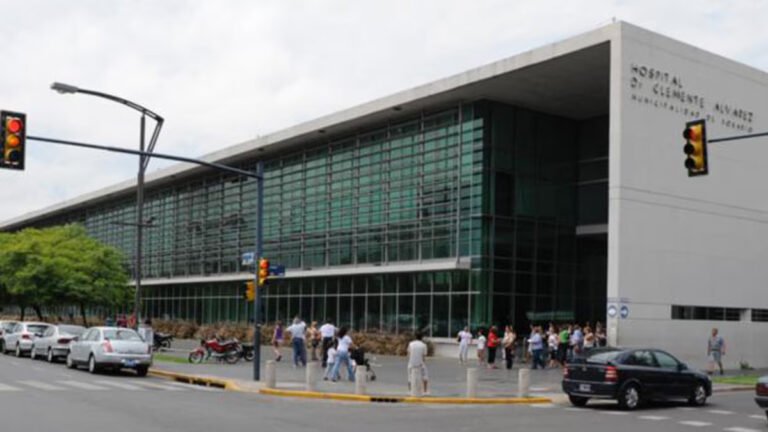 Un nene de 12 años se disparó accidentalmente con el arma de un familiar y pelea por su vida