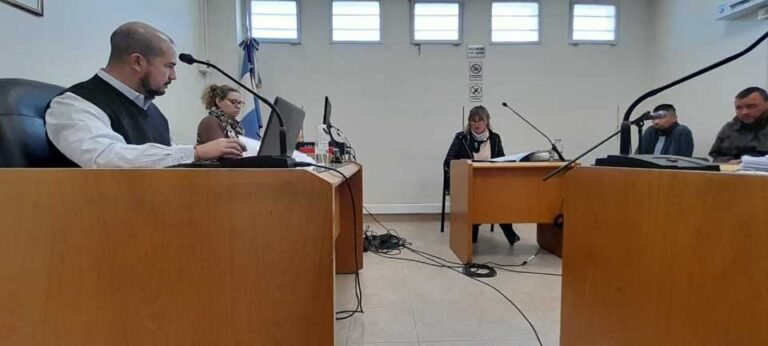 Con varias condenas previas cometió un robo con arma blanca