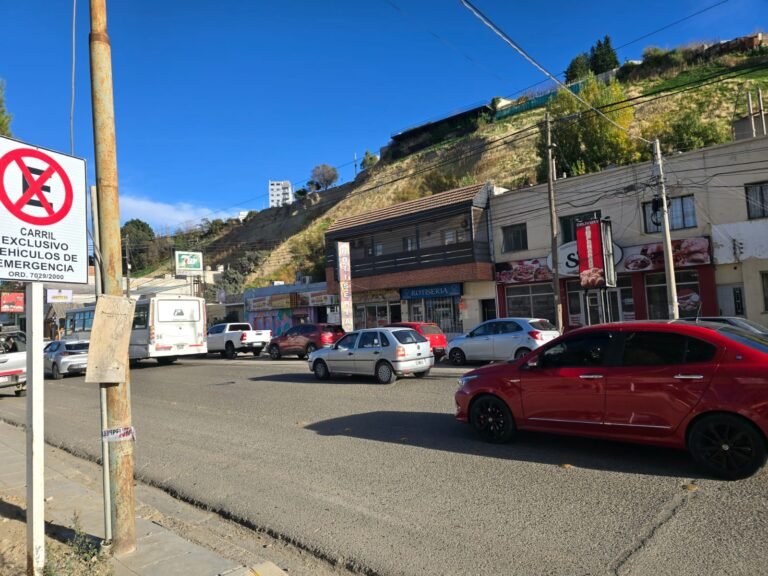 “Estamos buscando testigos, relevando las cámaras y trabajando para identificar al vehículo”