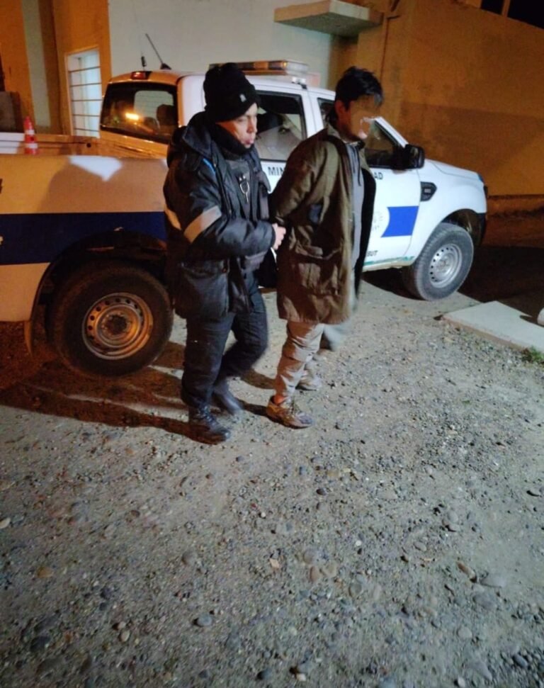 Un prófugo de Río Negro fue atrapado mientras acampaba en la calle