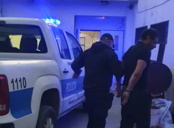 Rompió el vidrio de una panadería y quiso escapar, pero fue detenido a los pocos metros