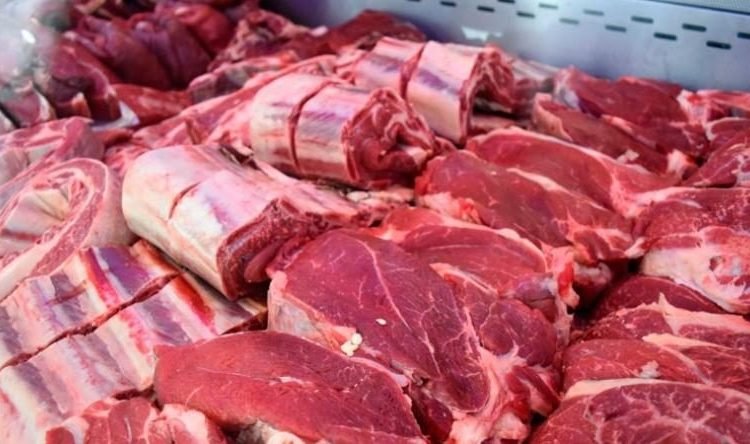 En 2002 se podían comprar 28 kilos de asado con $100 y ahora solo alcanza para 8 gramos