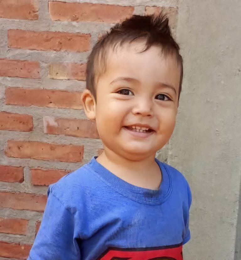 Un bebé sufrió quemaduras graves y le amputaron un pie y ambas manos: su familia pide ayuda