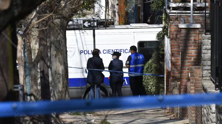 Descubrieron las espeluznantes cartas del hombre que vivió más de tres años con el cuerpo de su mamá