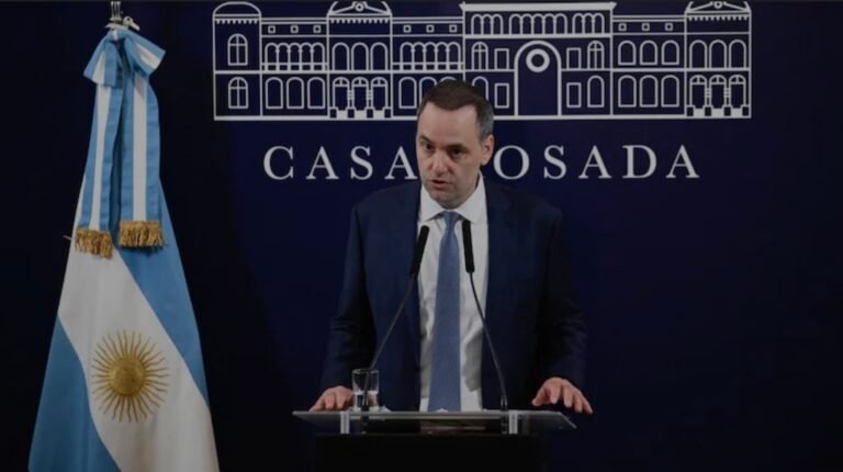 Endurecen los requisitos para los extranjeros y confirman que los hospitales públicos les cobrarán la atención