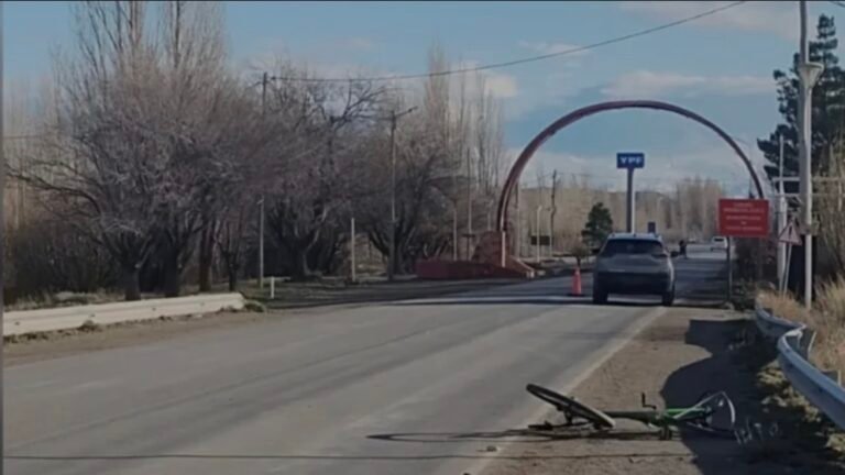 Llegó a Santa Cruz en busca de un futuro mejor: iba en bicicleta y murió atropellado