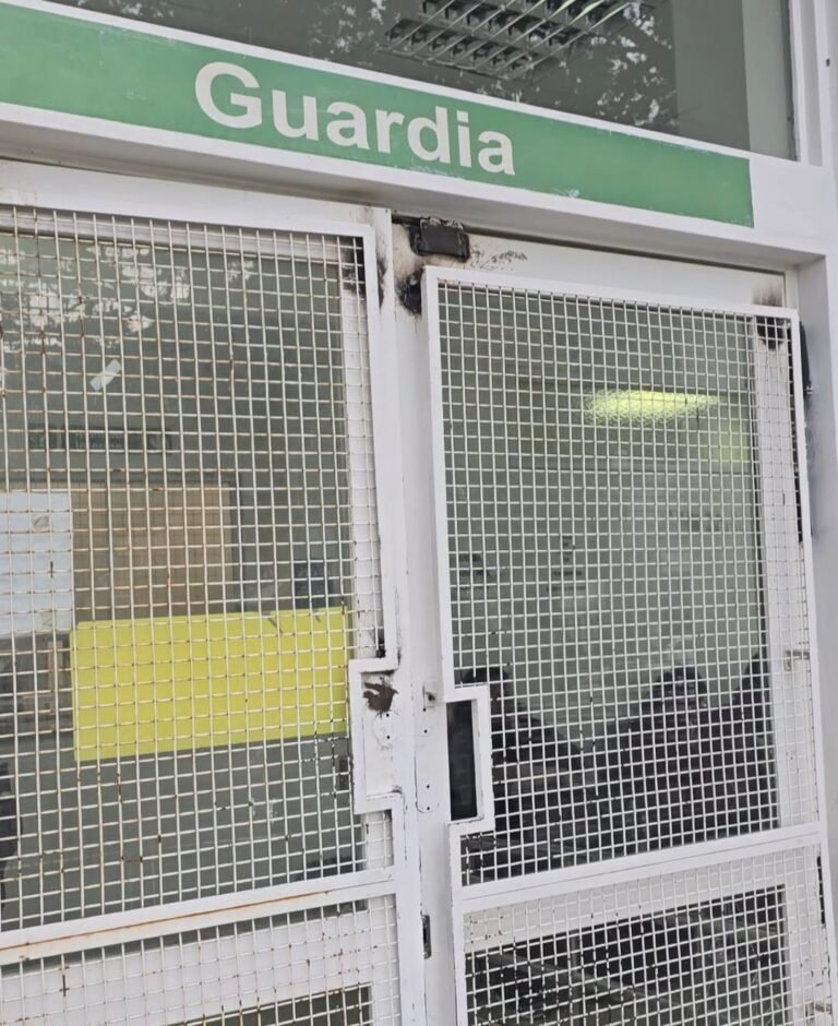 “Primero están los apuñalados”: La respuesta de una enfermera al hombre golpeado y abusado en el Moure