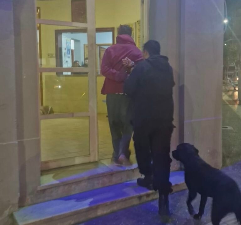 Fingió ser paciente y robó una computadora del Hospital Regional