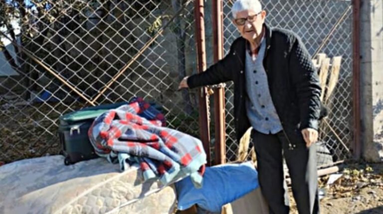 Indignante: un jubilado de 82 años viajó por un tratamiento y su nieto le usurpó la casa
