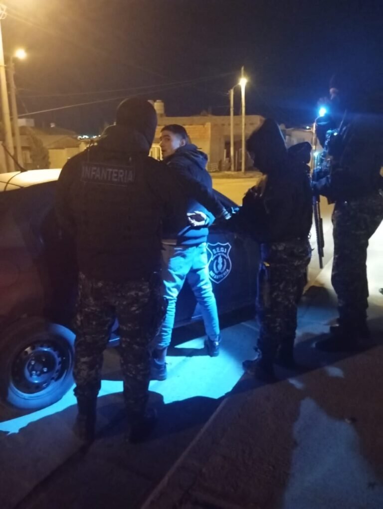 Detuvieron a un joven que tenía pedido de captura por cometer un robo