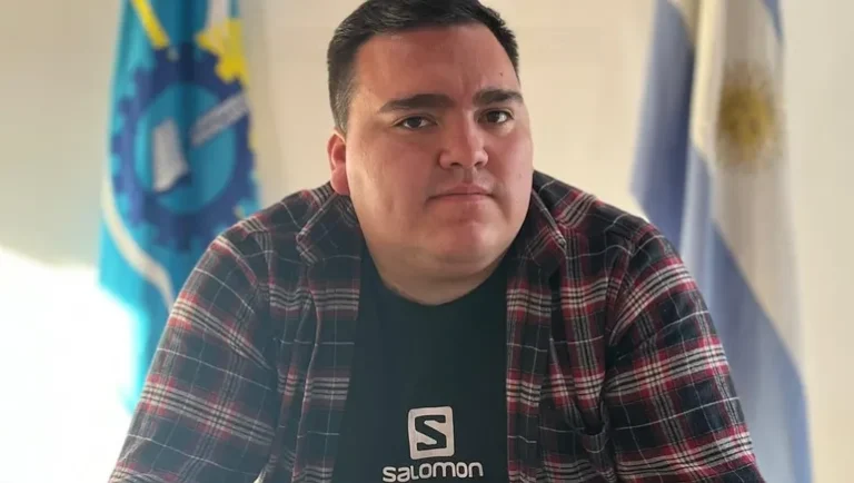 Un concejal pidió licencia por enfermedad y lo encontraron en un acto político