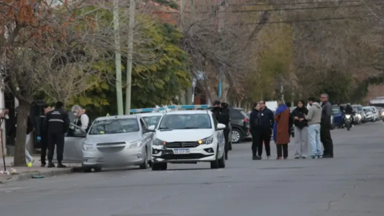 Conmoción: encontraron muerto a un docente dentro de su auto