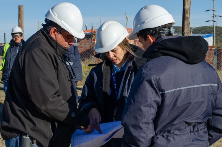Avanzan con la obra de red de agua para 189 familias en el loteo ex Radio Estación