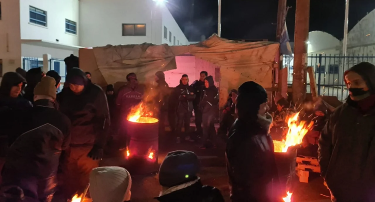 Paro total en Tierra del Fuego contra la eliminación de aranceles a productos electrónicos