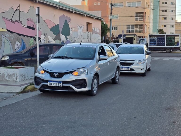 Remiseros piden 5 años más de antigüedad en el vehículo para no perder la licencia