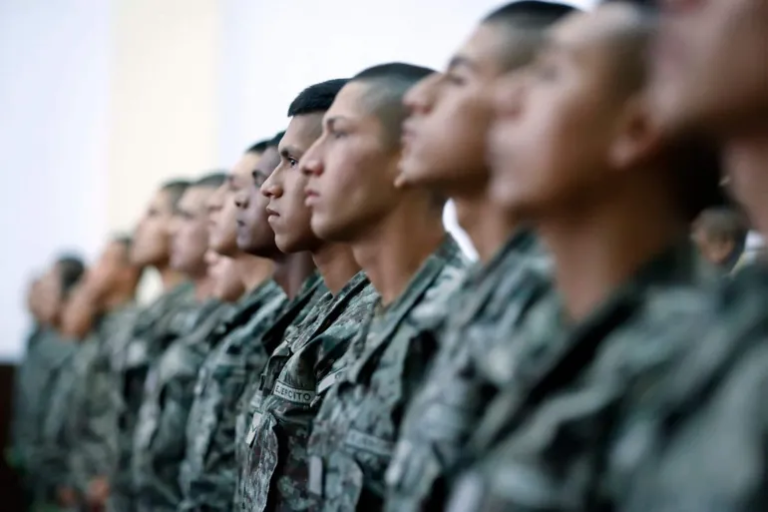 El Gobierno anunció el servicio militar voluntario para jóvenes de 18 a 28 años