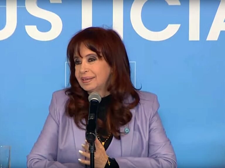 Cristina tiene diez días para devolver 85 mil millones al Estado