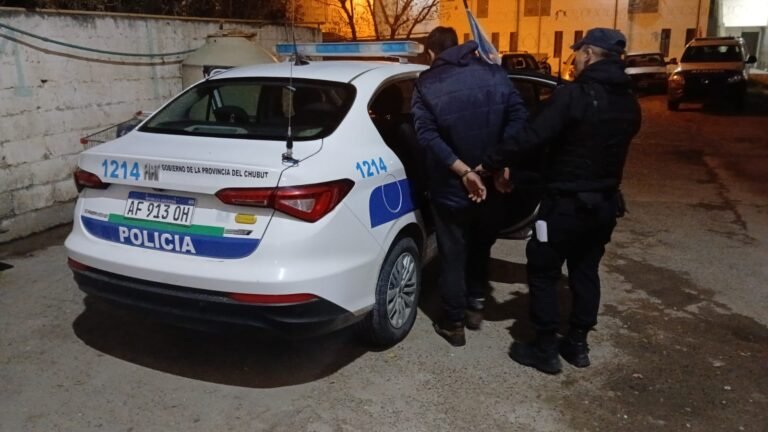 Dañó una puerta e ingresó a una vivienda deshabitada