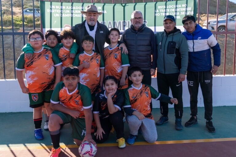 Othar inauguró el playón deportivo de barrio Cerro Solo y ya son cuatro los habilitados este año