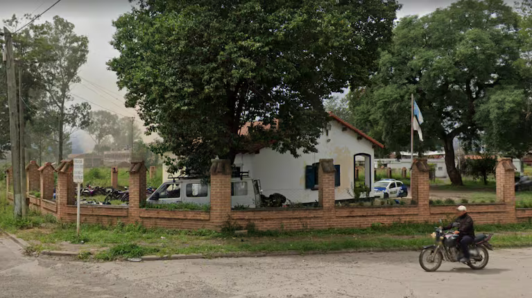 Un hombre vendió su auto y le pagaron $5 millones con billetes falsos