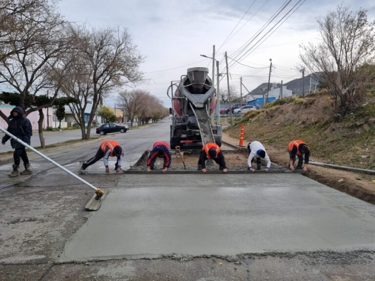 Continúa el plan de reparación y mantenimiento de calzada