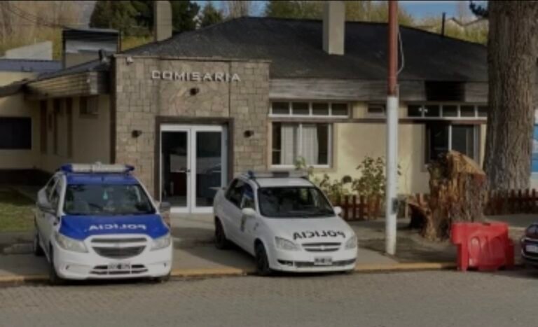 Insólito: investigan si un policía le sacó la tarjeta de débito a un preso e hizo compras